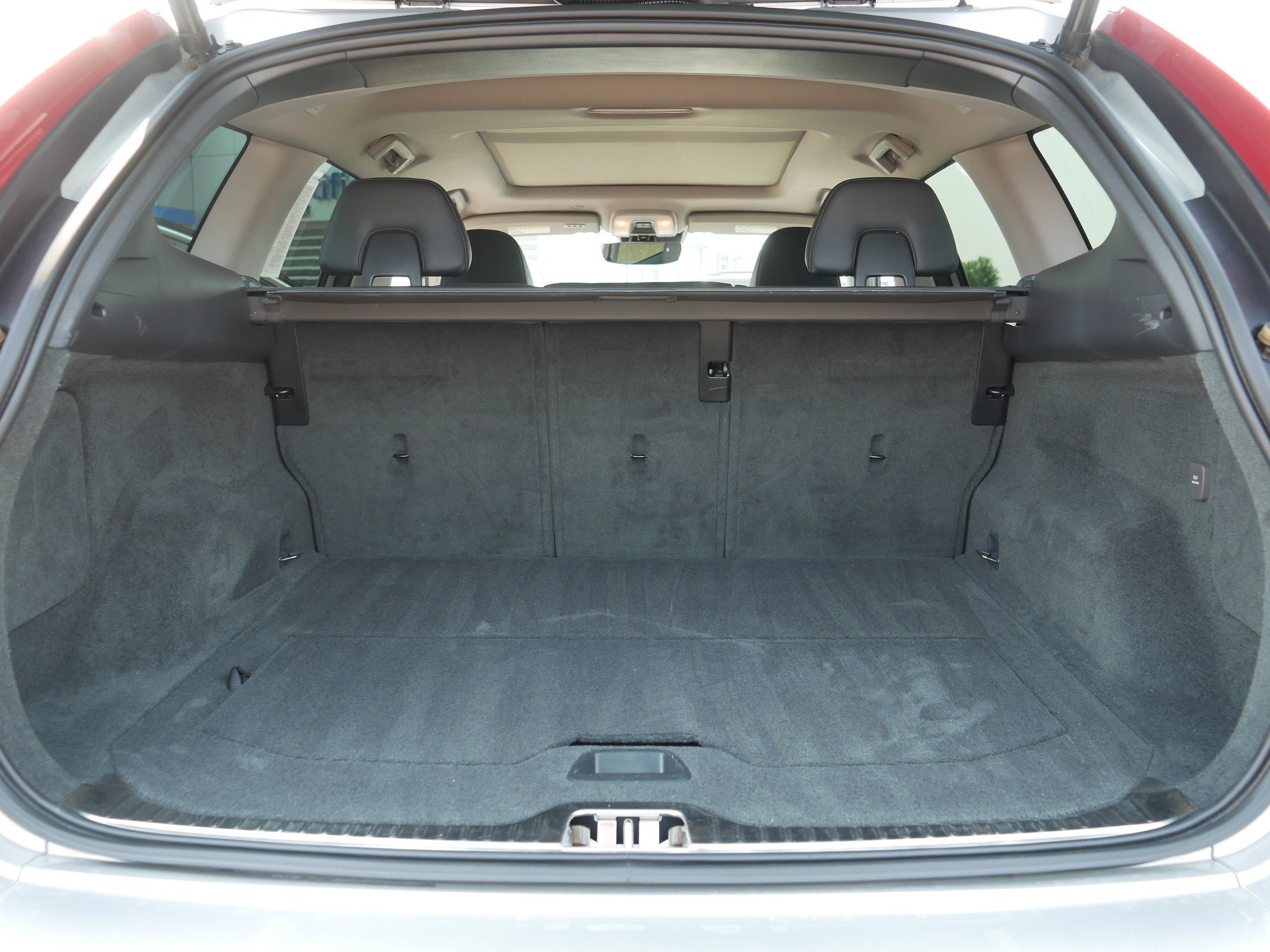 Used 2015 Volvo XC60 T6 w/ Proximity Package AWD/4WD image 18