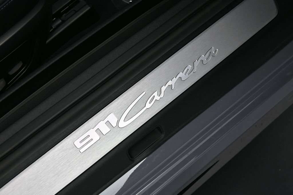 Certified 2024 Porsche 911 Carrera RWD image 32