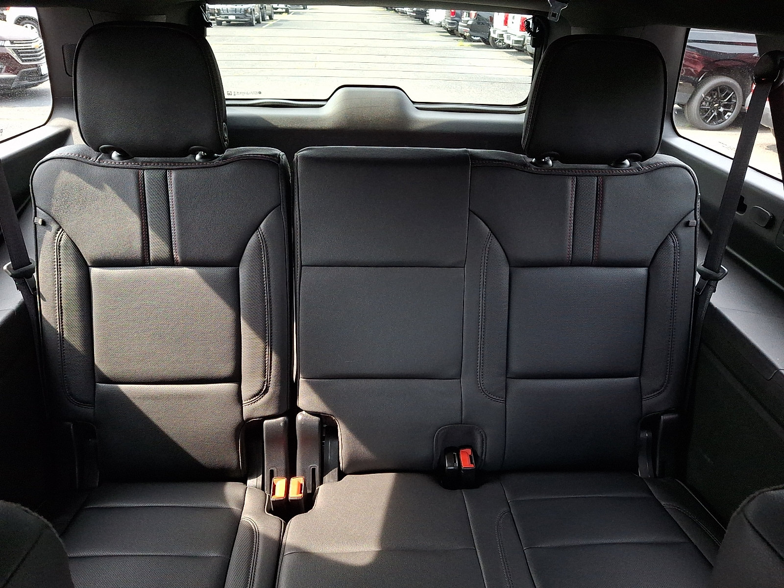 Used 2023 Chevrolet Suburban RST w/ Luxury Package AWD/4WD image 10