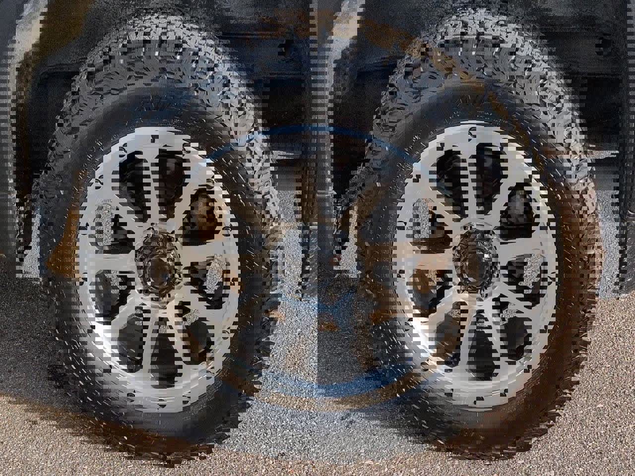 Used 2019 GMC Sierra 1500 SLT image 13