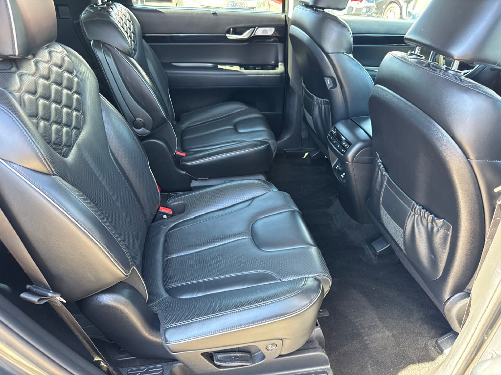 Used 2021 Hyundai Palisade Limited w/ Cargo Package AWD/4WD image 16