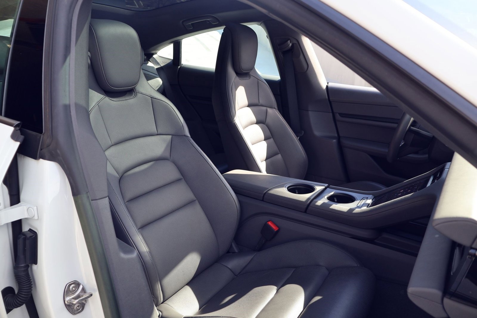 Certified 2022 Porsche Taycan image 23