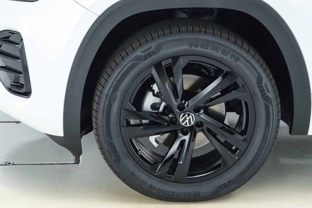 New 2026 Volkswagen Atlas Cross Sport SEL R-Line image 43