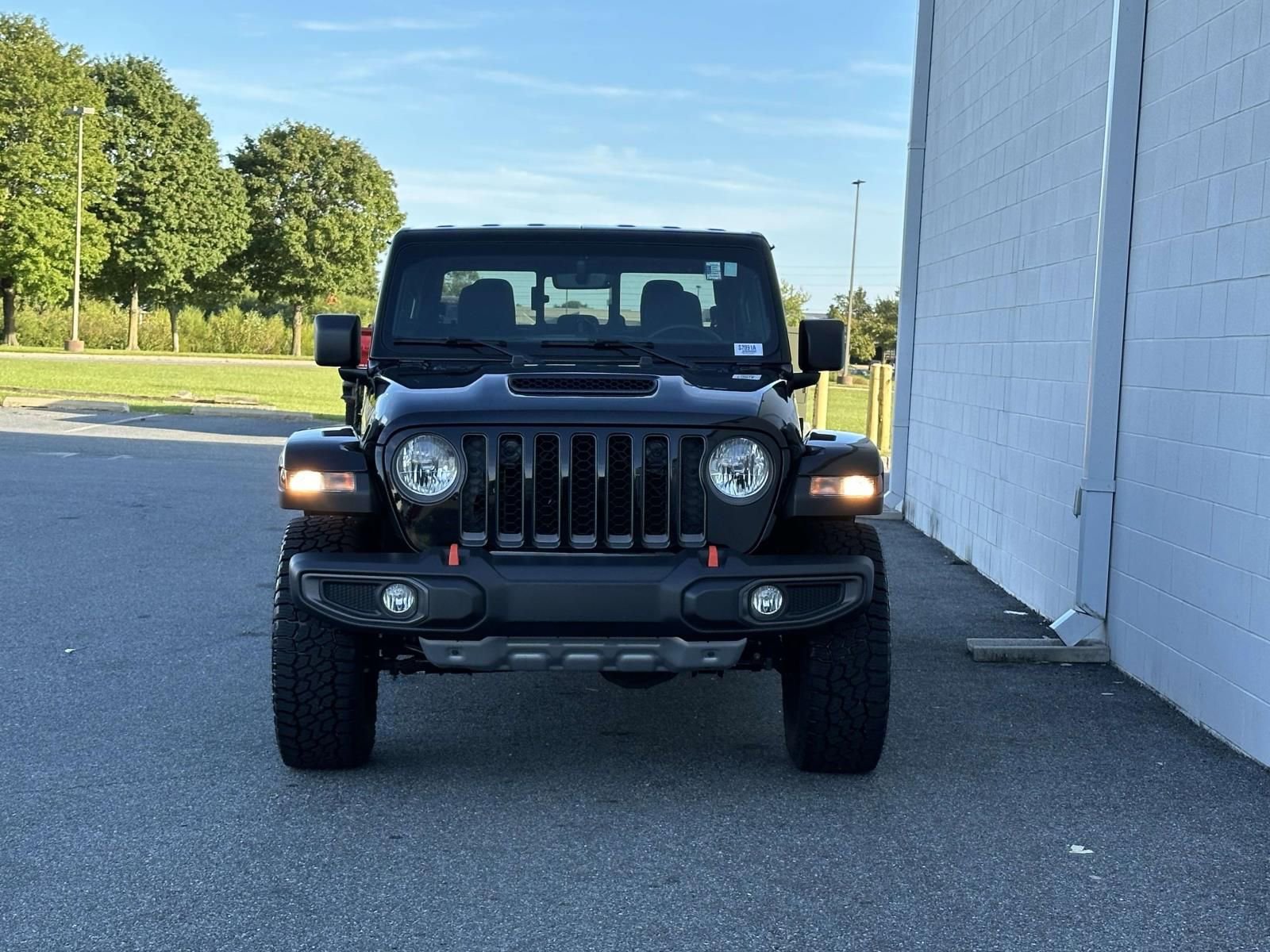 Used 2023 Jeep Gladiator Mojave w/ Cold Weather Group image 8