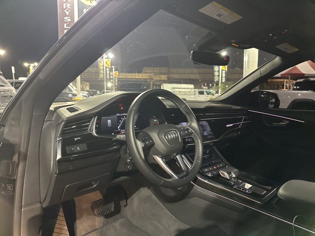 Used 2024 Audi Q8 Premium Plus w/ Premium Plus Package image 8