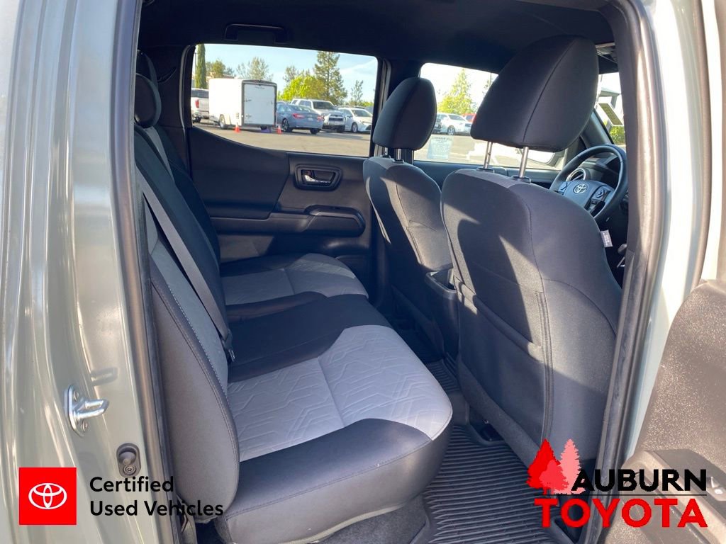 Used 2022 Toyota Tacoma TRD Off-Road w/ Technology Package AWD/4WD image 19