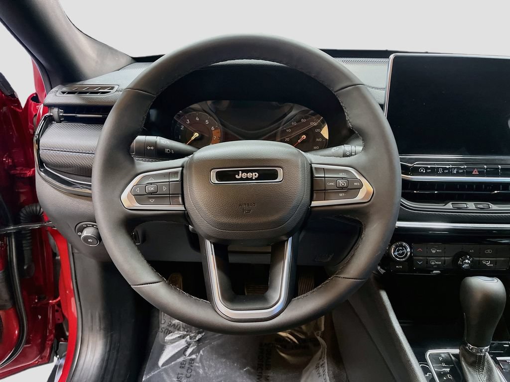 Used 2026 Jeep Compass Latitude AWD/4WD image 11