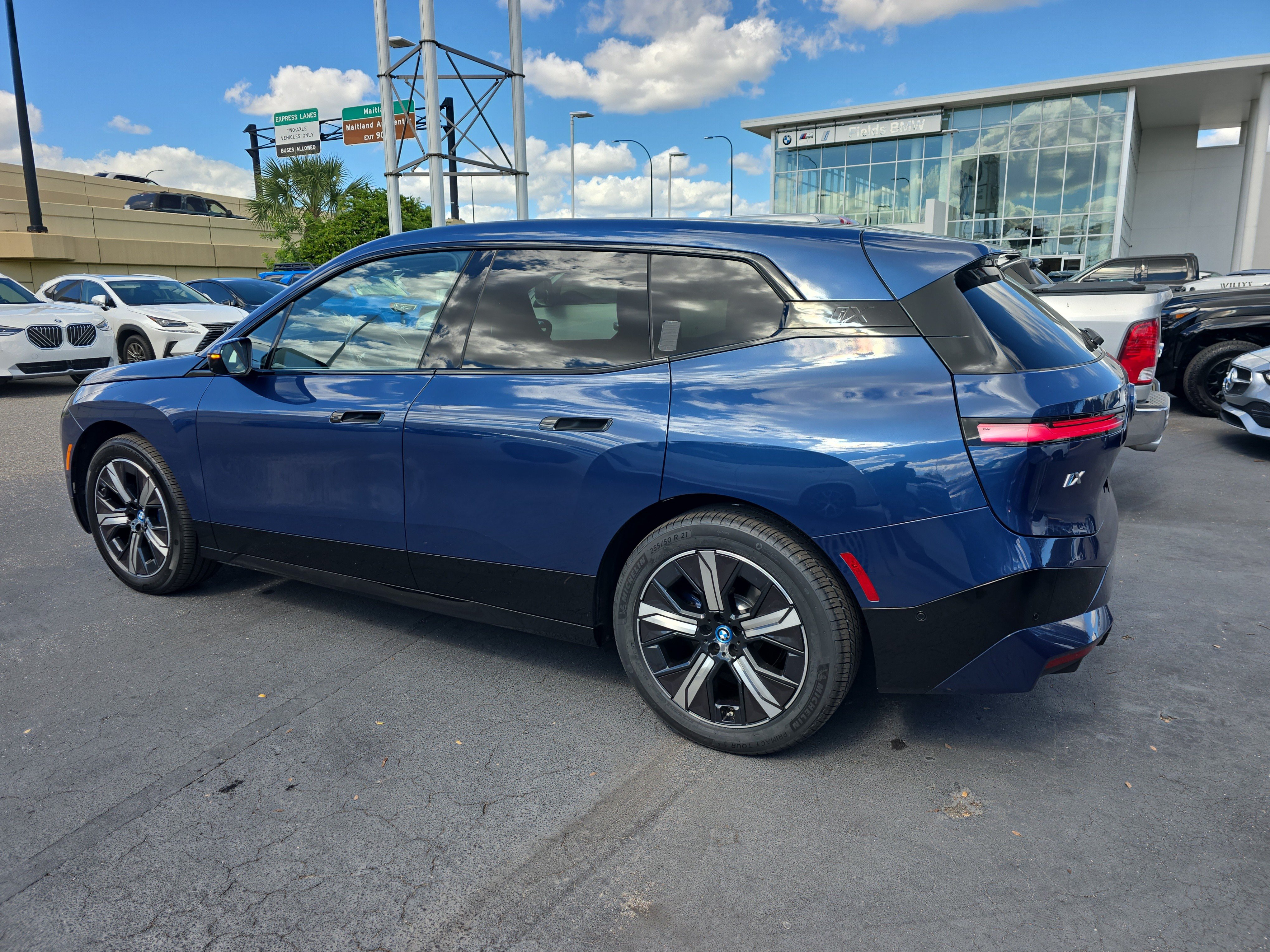 Certified 2024 BMW iX xDrive50 w/ Sport Package AWD/4WD image 4