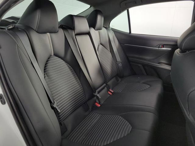 Used 2023 Toyota Camry SE image 16