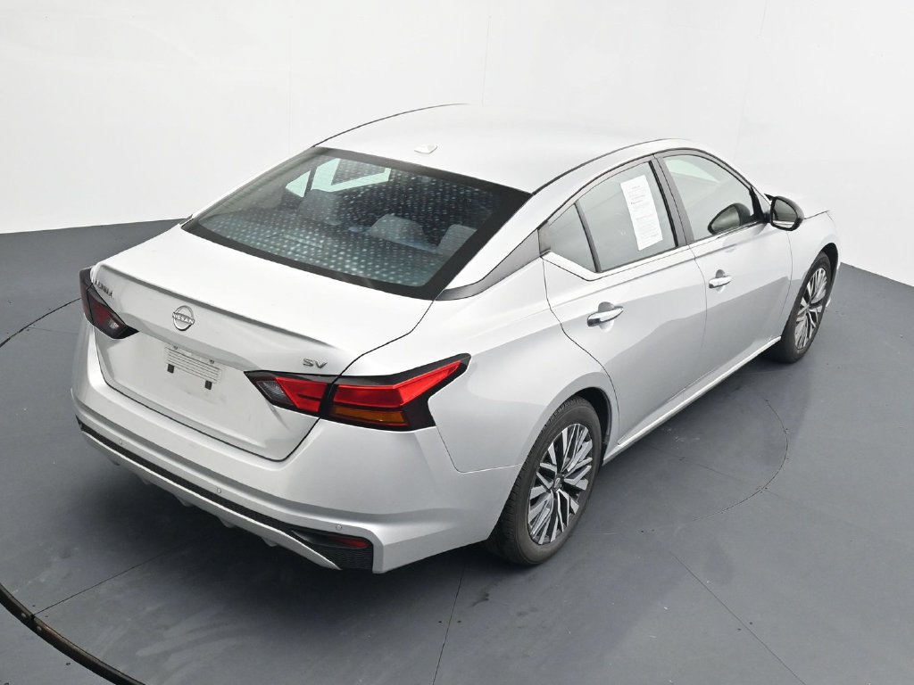 Used 2024 Nissan Altima 2.5 SV FWD image 15