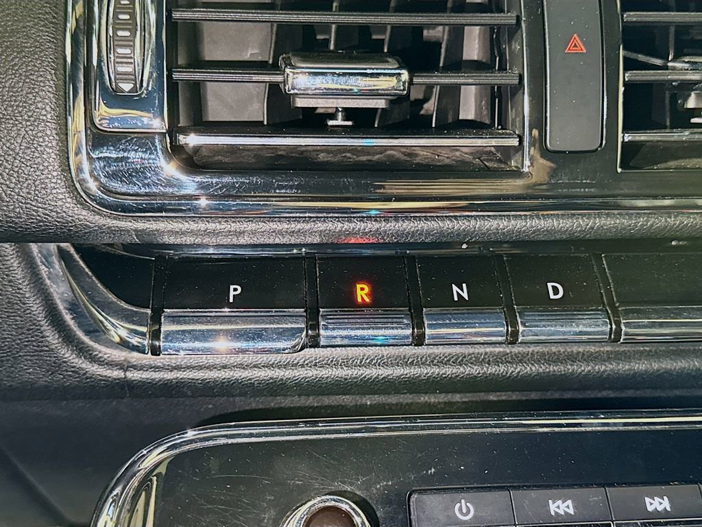 Used 2018 Lincoln Navigator Premiere RWD image 15