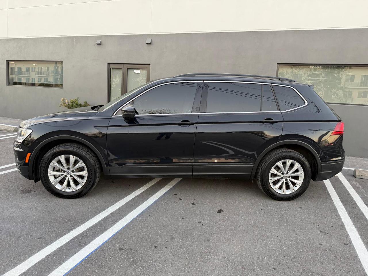 Used 2019 Volkswagen Tiguan SE FWD image 13