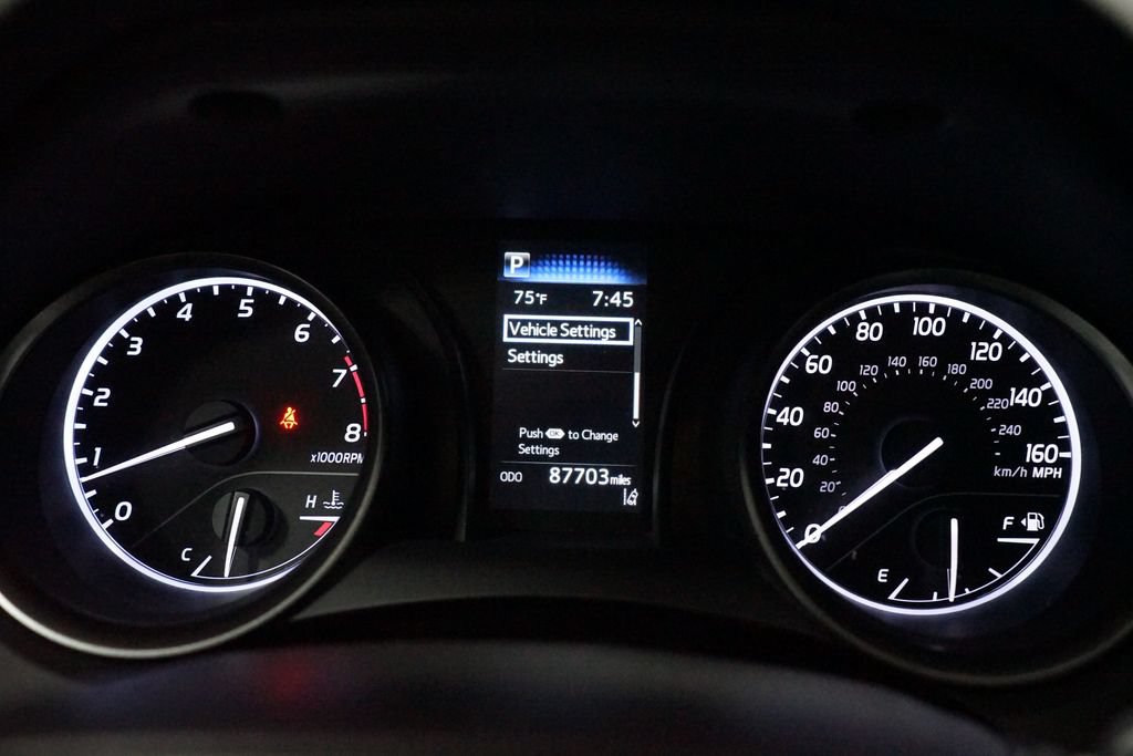 Used 2022 Toyota Camry SE FWD image 16