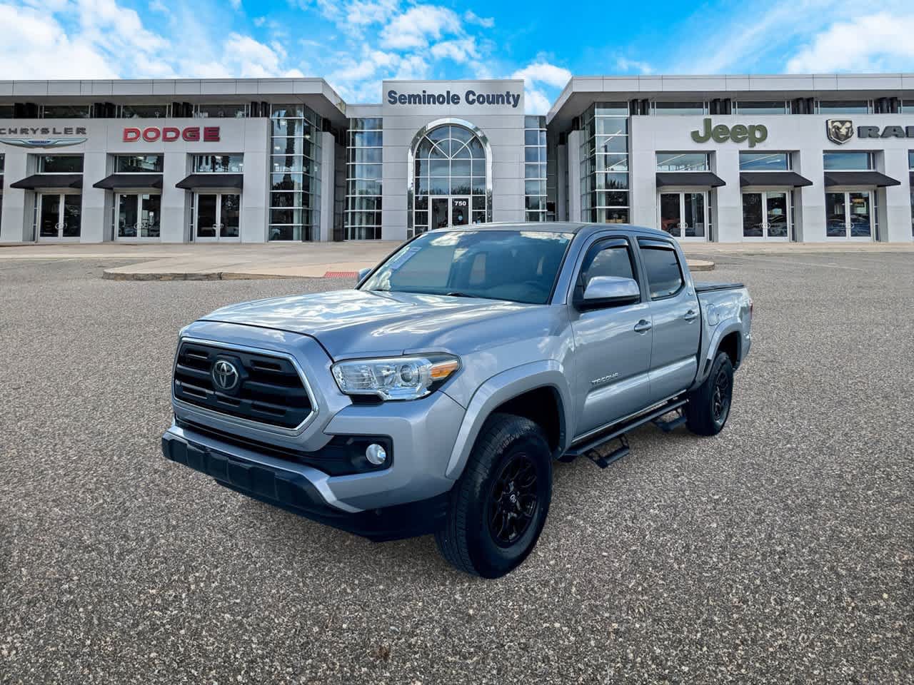 Used 2019 Toyota Tacoma SR5 RWD image 4