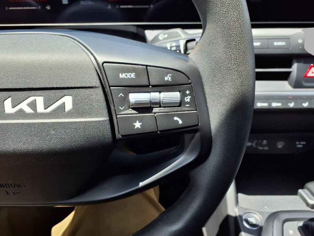 Used 2025 Kia K4 FWD image 15