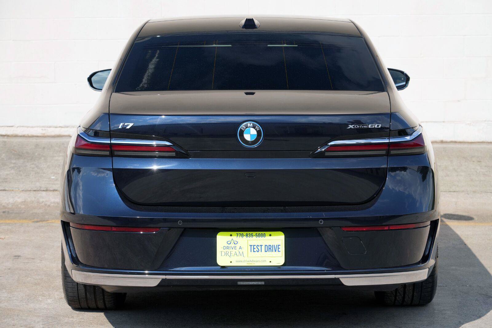 Used 2023 BMW i7 xDrive60 w/ Executive Package 2 AWD/4WD image 61