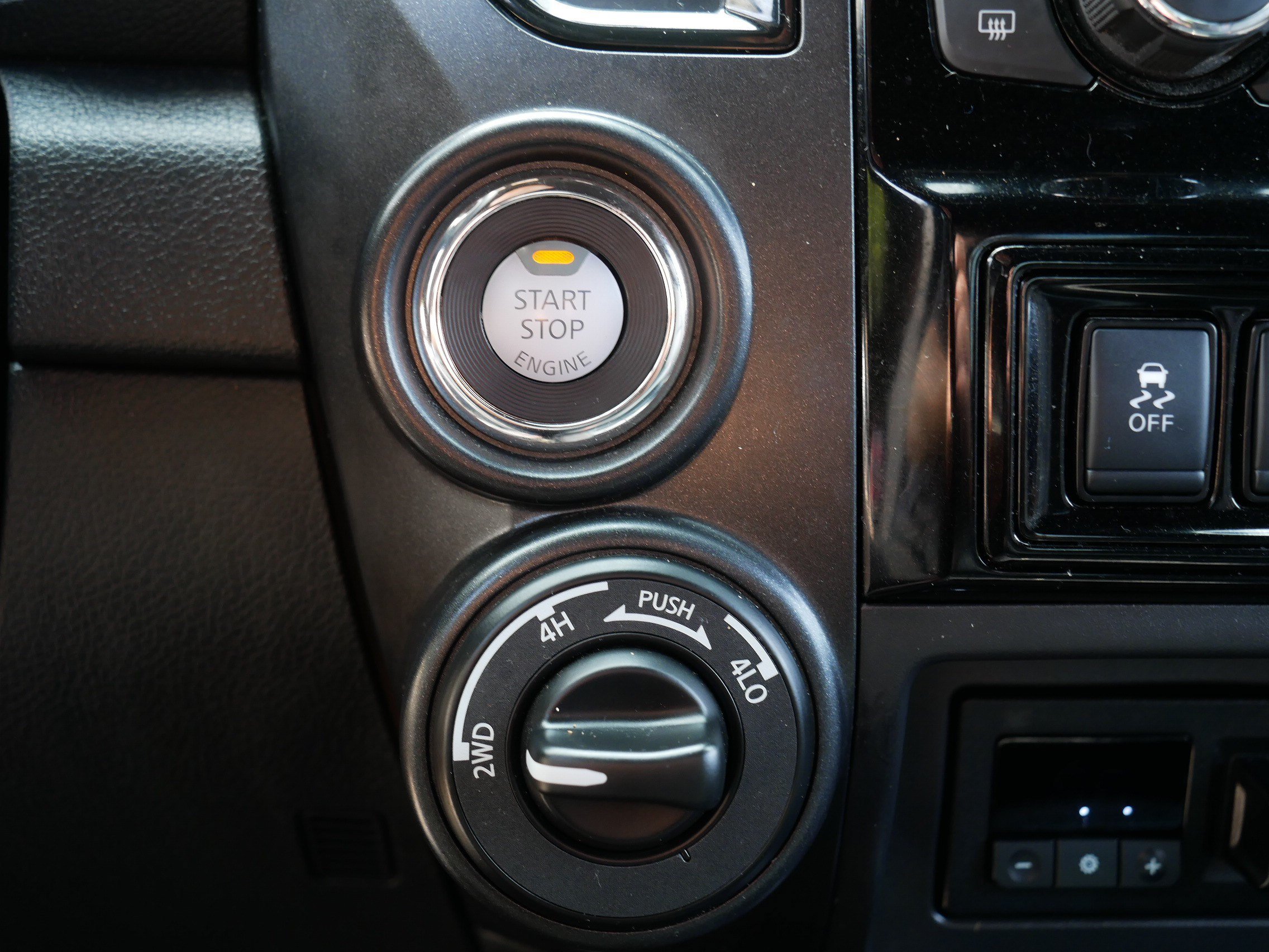 Certified 2024 Nissan Titan PRO-4X w/ Pro-4x Convenience Package AWD/4WD image 30