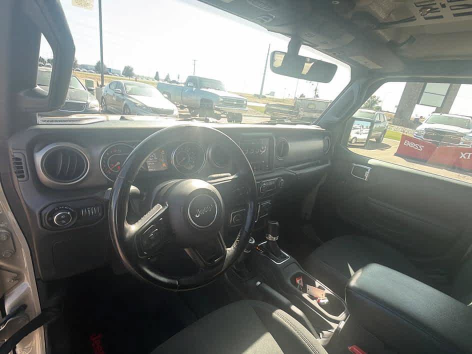 Used 2020 Jeep Gladiator Sport w/ Quick Order Package 24S AWD/4WD image 14