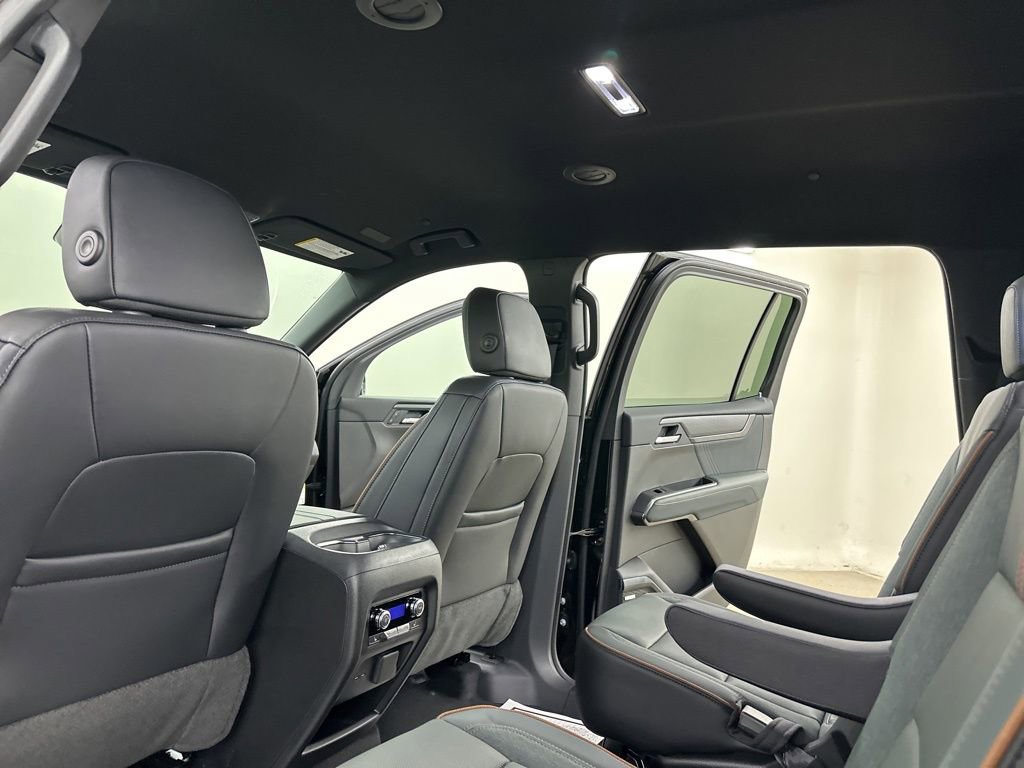 New 2026 GMC Acadia AT4 w/ Luxury Package image 24