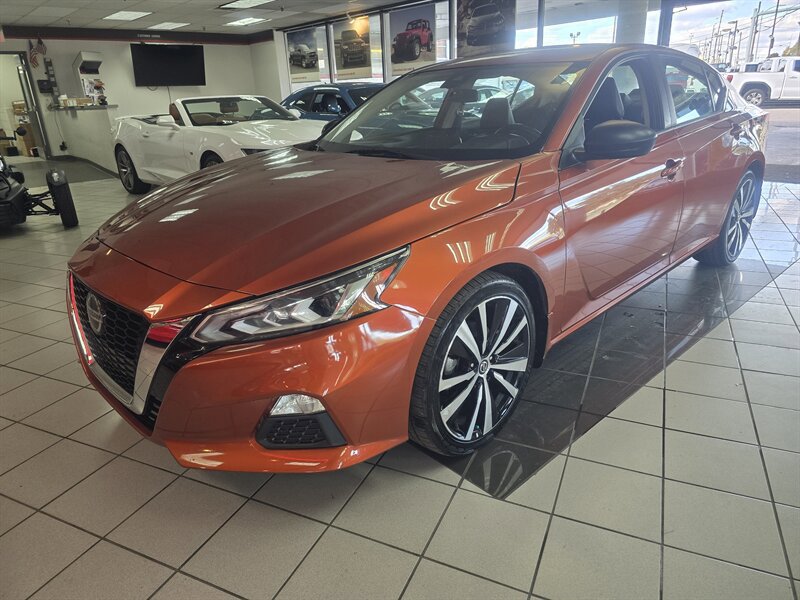 Used 2022 Nissan Altima 2.5 SR FWD image 1