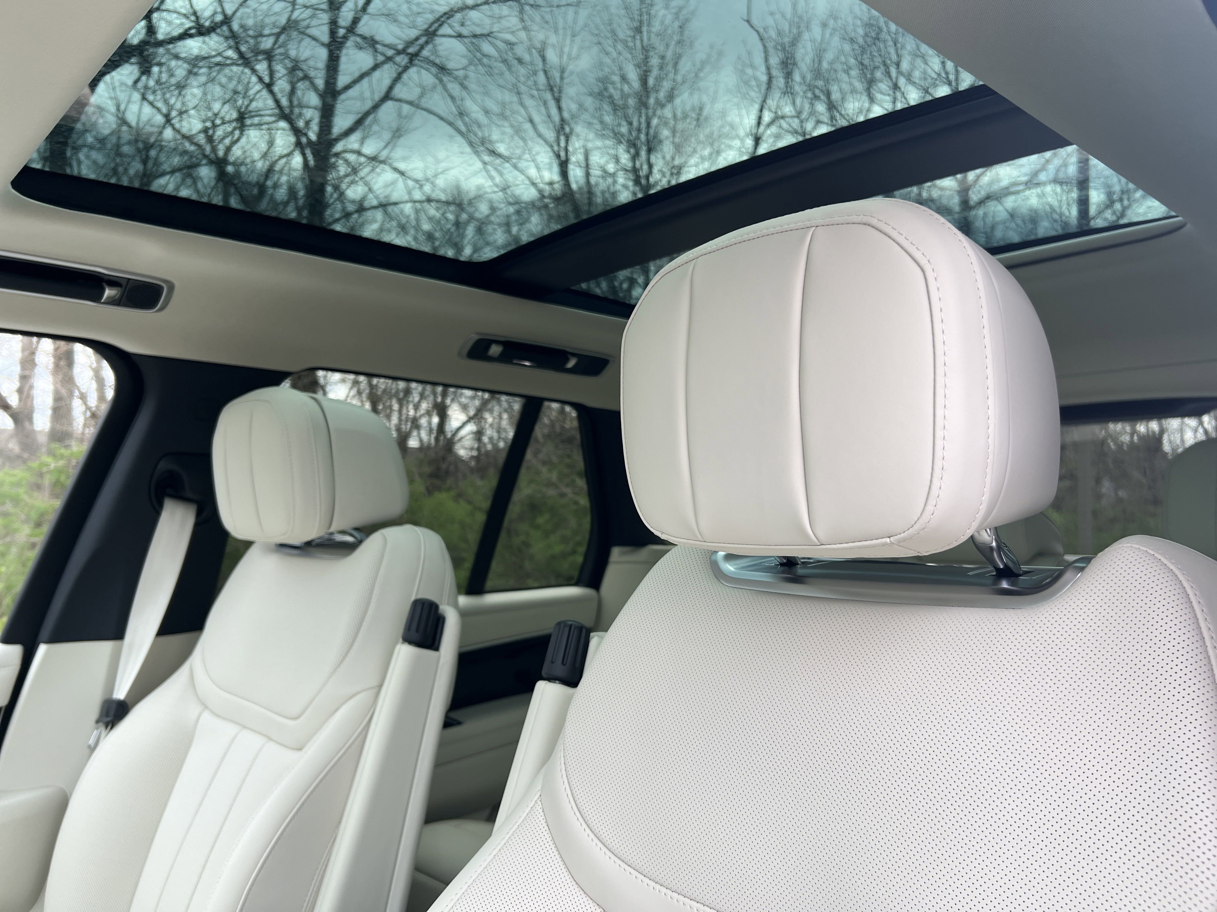 New 2025 Land Rover Range Rover SE image 23