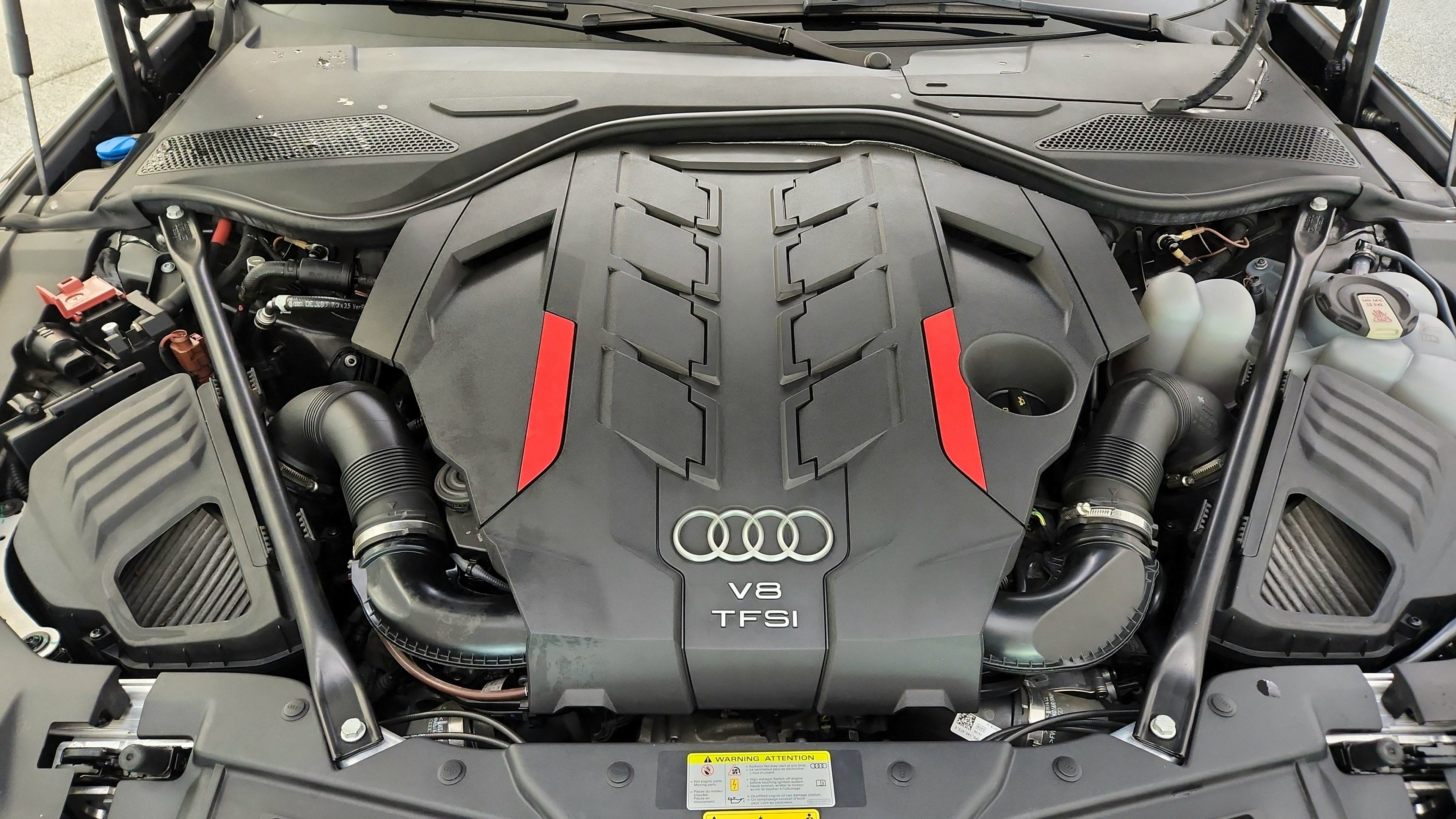 Used 2022 Audi S8 w/ S8 Comfort Plus Package AWD/4WD image 36