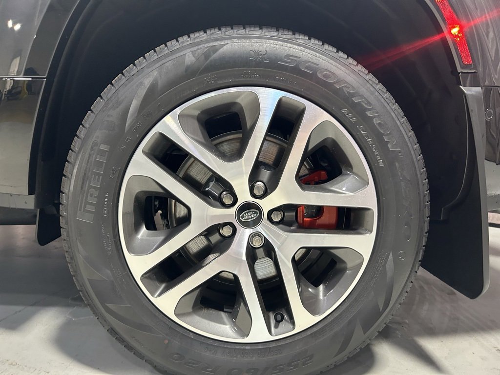 Used 2024 Land Rover Defender 130 X image 27