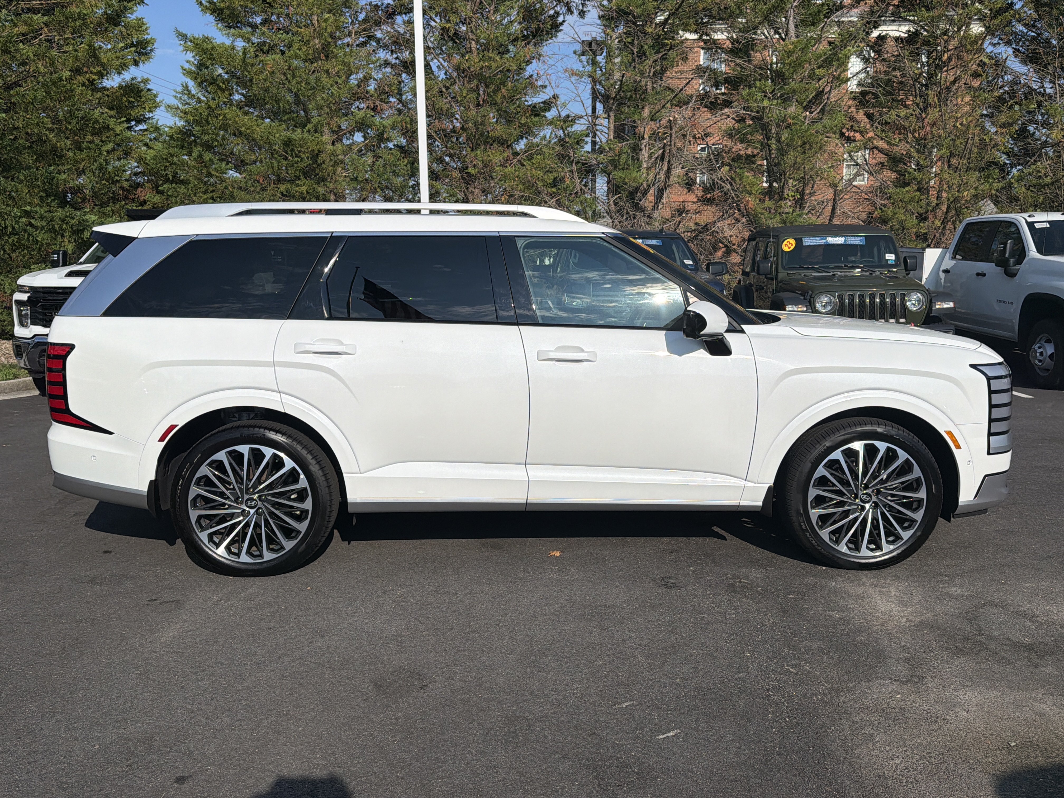 Used 2026 Hyundai Palisade Calligraphy AWD/4WD image 11