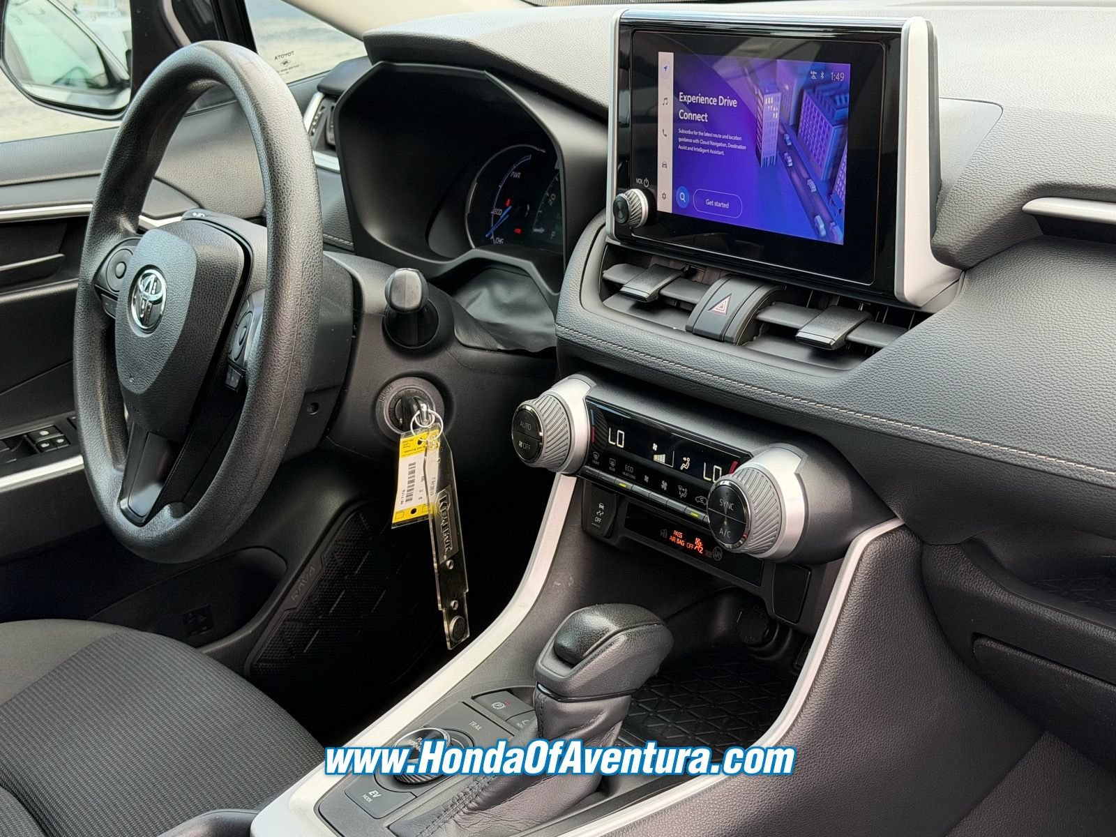 Used 2024 Toyota RAV4 LE AWD/4WD image 12