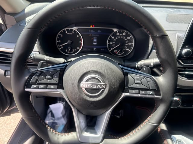 Used 2025 Nissan Altima 2.5 SR AWD/4WD image 11