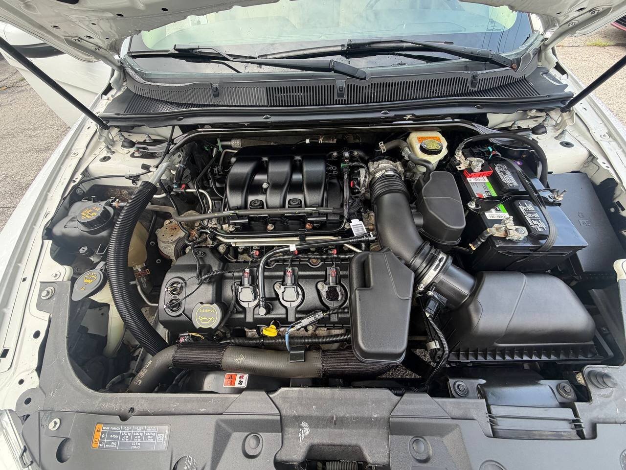 Used 2014 Ford Taurus SEL AWD/4WD image 32