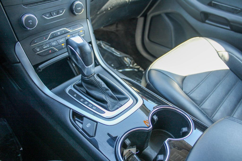 Used 2015 Ford Edge SEL w/ Equipment Group 201A image 22