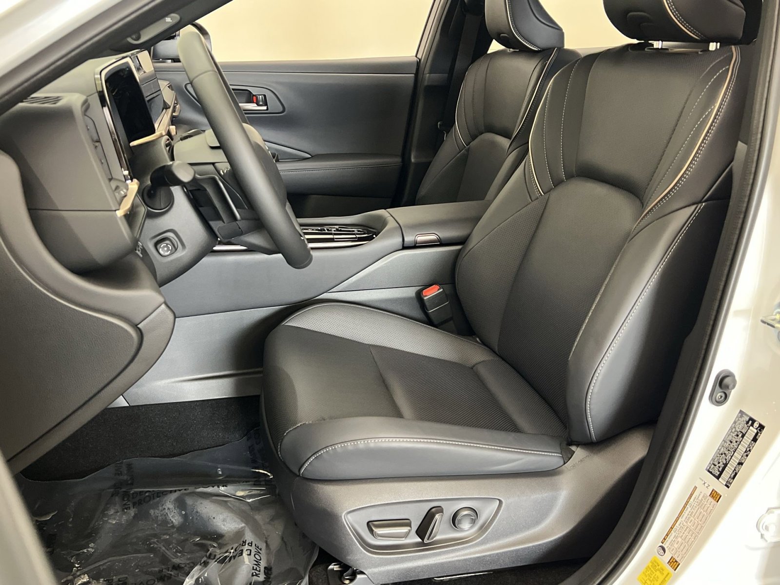 Used 2026 Toyota Crown Platinum AWD/4WD image 12