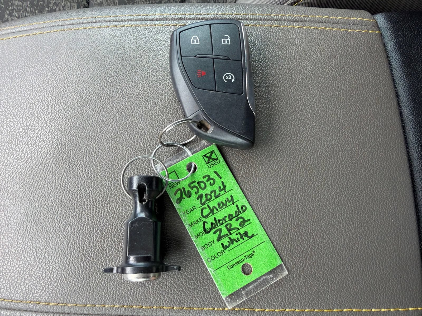 Used 2024 Chevrolet Colorado ZR2 w/ Safety Package AWD/4WD image 38