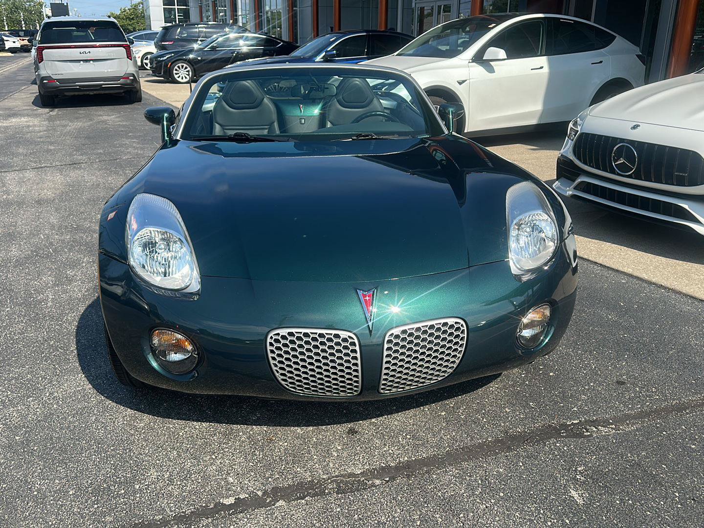 Used 2008 Pontiac Solstice Convertible w/ Premium Package RWD image 8