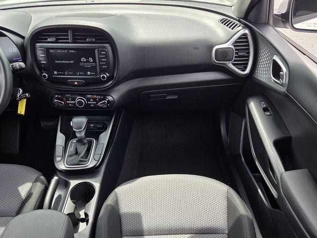 Used 2025 Kia Soul LX w/ LX Technology Package FWD image 14