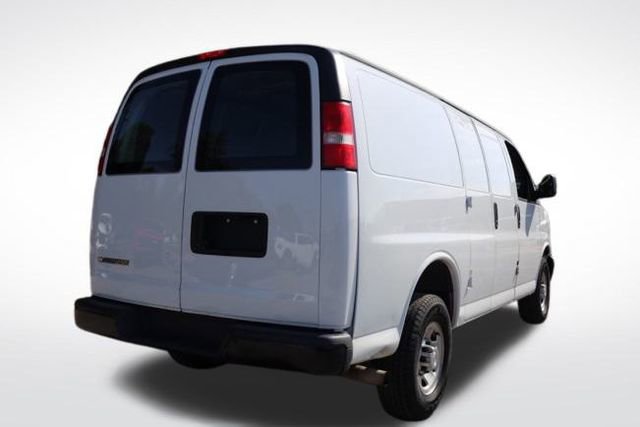 Used 2018 Chevrolet Express 2500 image 7