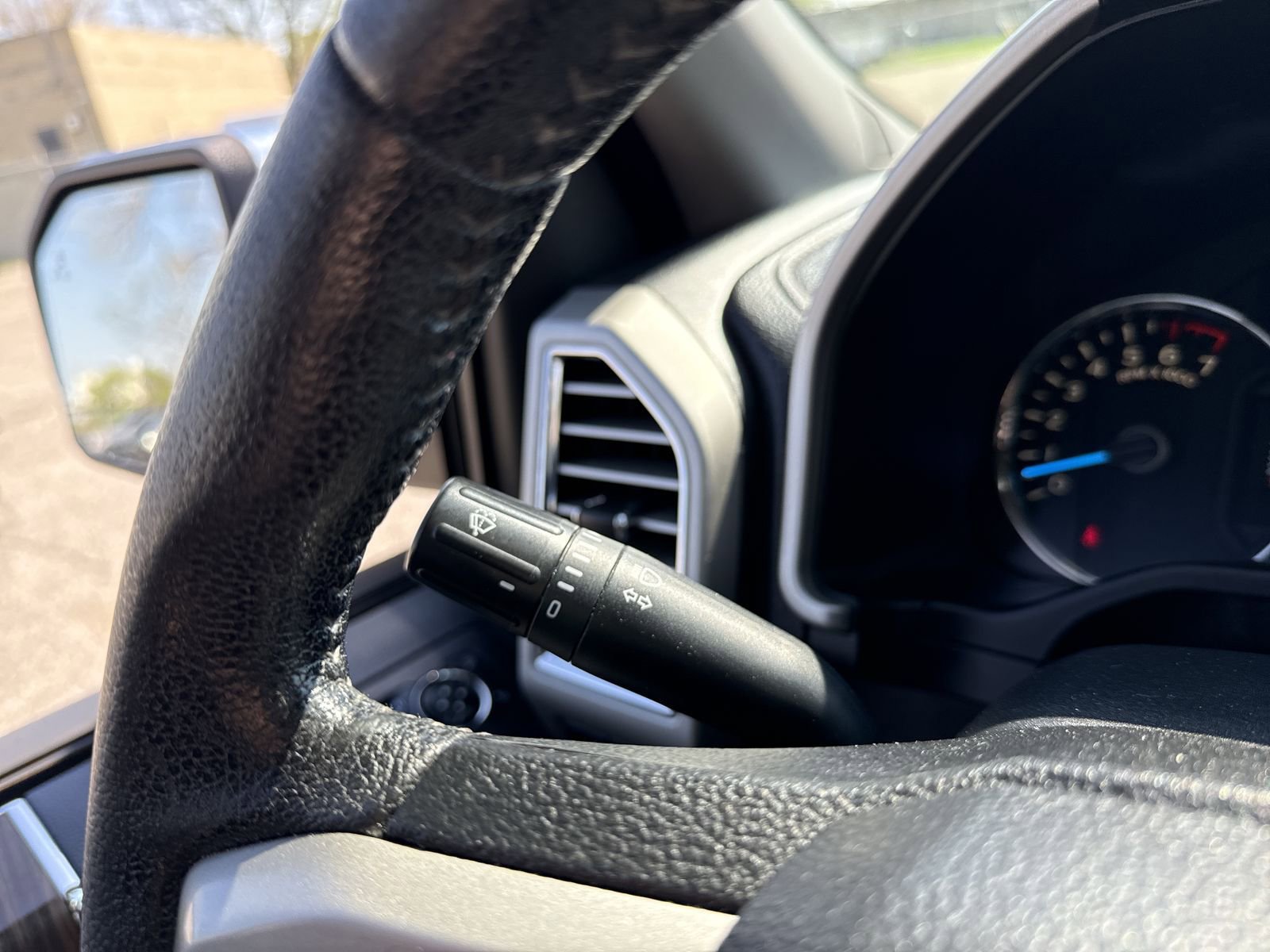 Used 2016 Ford F150 Lariat w/ Equipment Group 501A Mid AWD/4WD image 33