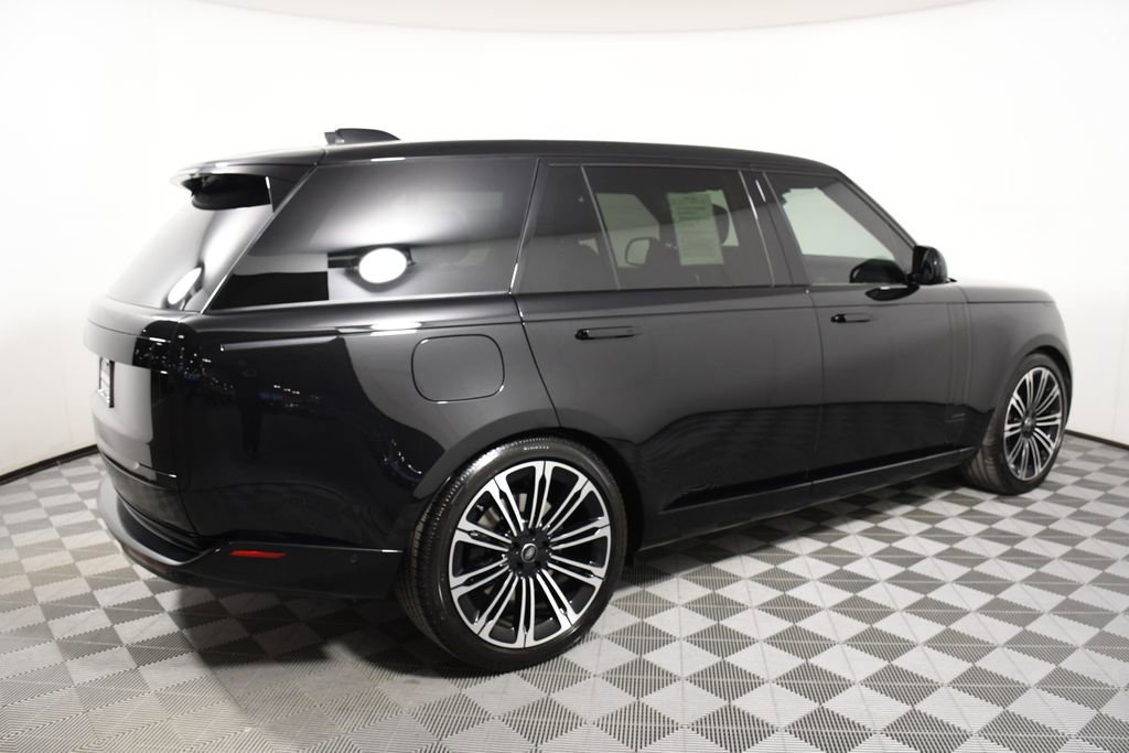 Used 2025 Land Rover Range Rover Long Wheelbase Autobiography image 7