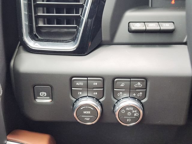 Used 2026 GMC Sierra 2500 Denali Ultimate w/ LPO, Black Badging Package AWD/4WD image 23