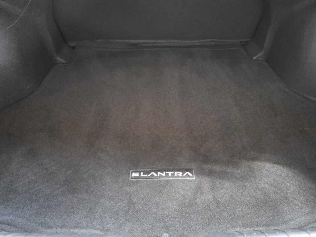 Used 2022 Hyundai Elantra SEL image 11