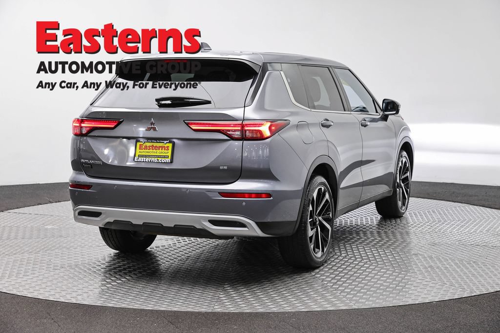 Used 2024 Mitsubishi Outlander SE AWD/4WD image 5