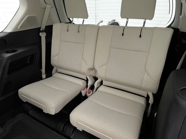 Used 2022 Lexus GX 460 Premium w/ Accessory Package AWD/4WD image 20