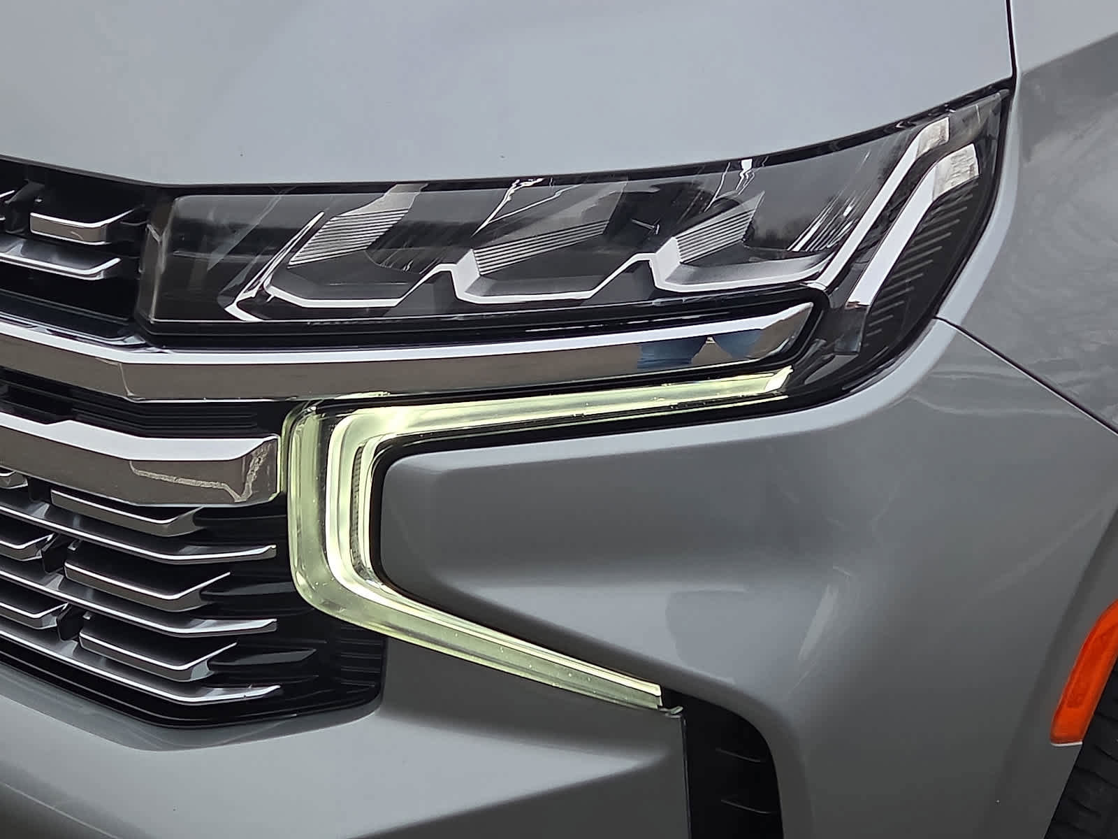 Used 2023 Chevrolet Suburban Premier image 10