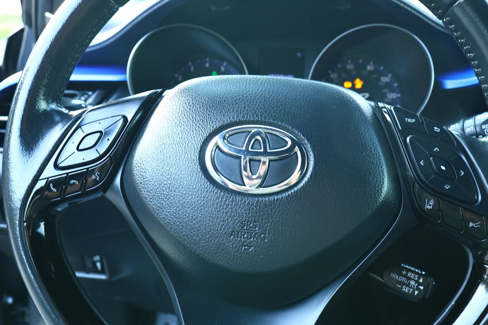 Used 2021 Toyota C-HR XLE FWD image 20