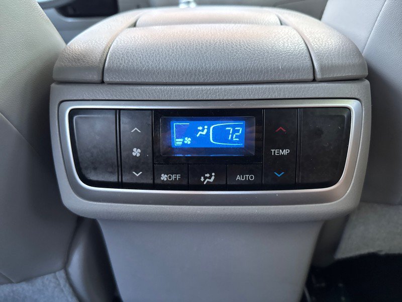 Used 2015 Toyota Highlander Limited AWD/4WD image 32