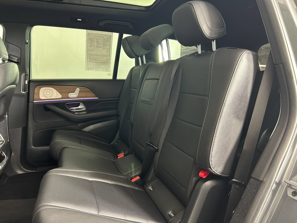 Used 2025 Mercedes-Benz GLS 450 4MATIC image 27