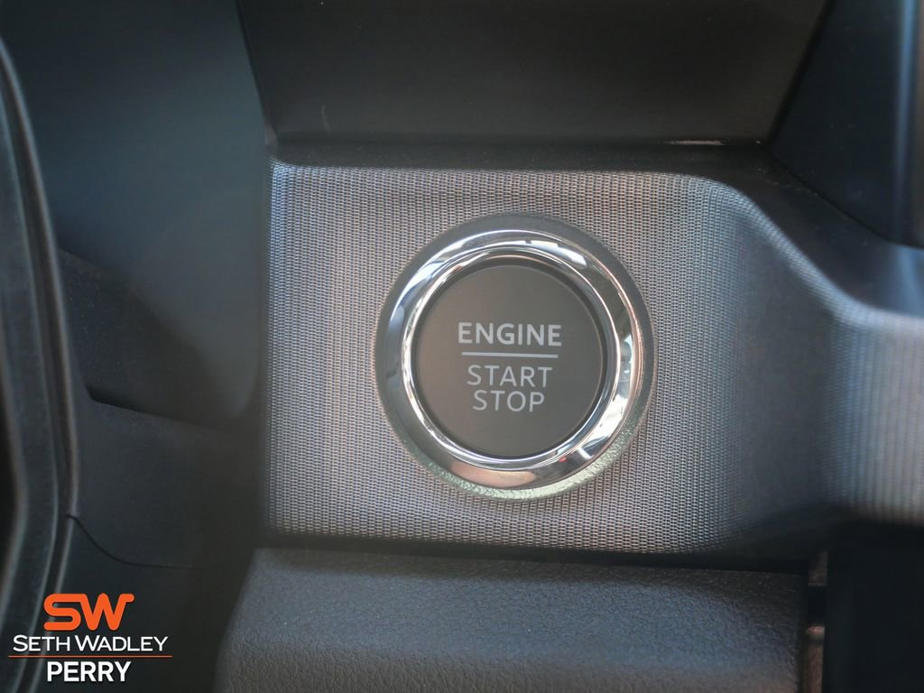 Used 2026 Ford F450 Platinum w/ FX4 Off-Road Package image 23