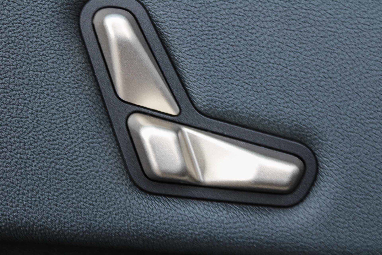 Certified 2023 BMW iX xDrive50 w/ Sport Package image 17