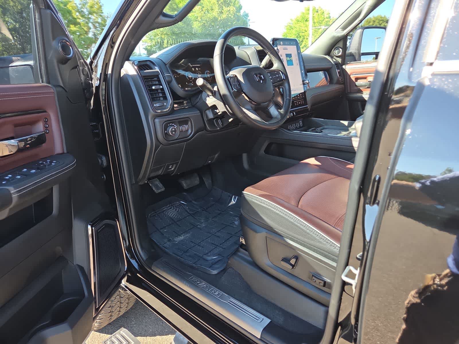 Used 2025 RAM 2500 Limited AWD/4WD image 10